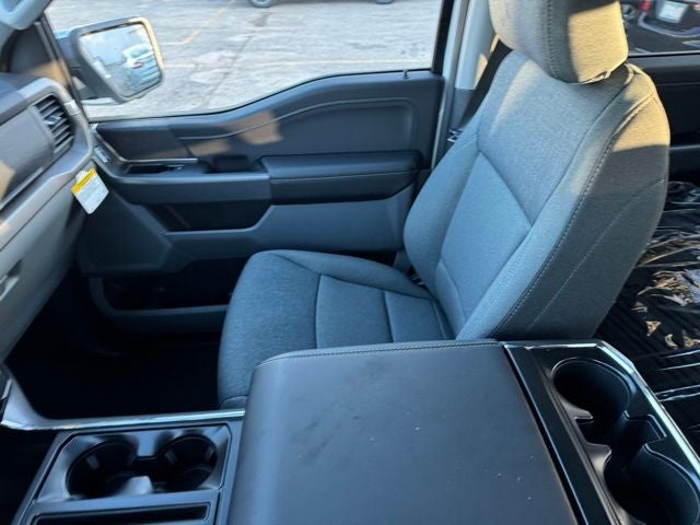 2026 Ford F-150 XLT w/Tailgate Step + FX4 Pkg
