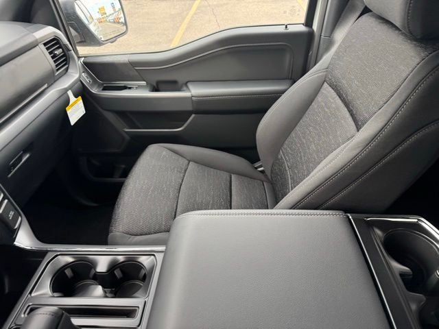 2026 Ford F-150 XLT 6.5' Bed w/Tailgate Step