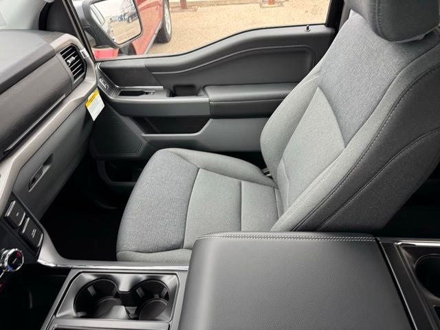 2026 Ford F-150 XLT w/Tailgate Step