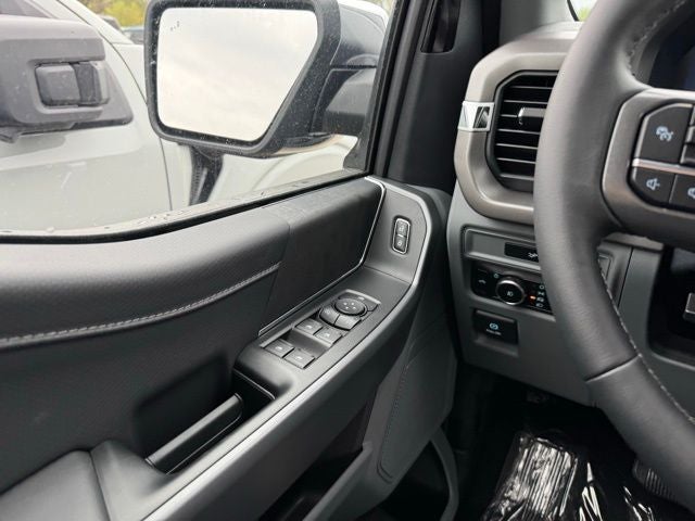 2026 Ford F-150 XLT w/Tailgate Step