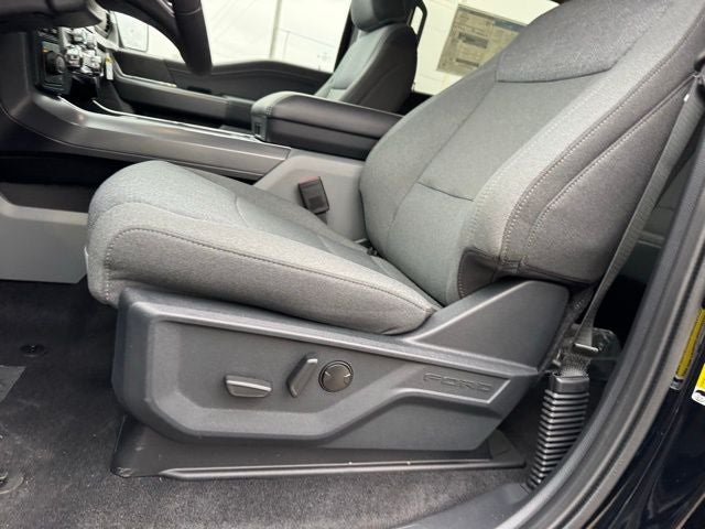 2026 Ford F-150 XLT w/Tailgate Step