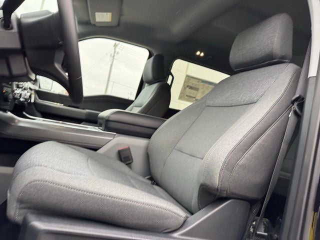 2026 Ford F-150 XLT w/Tailgate Step