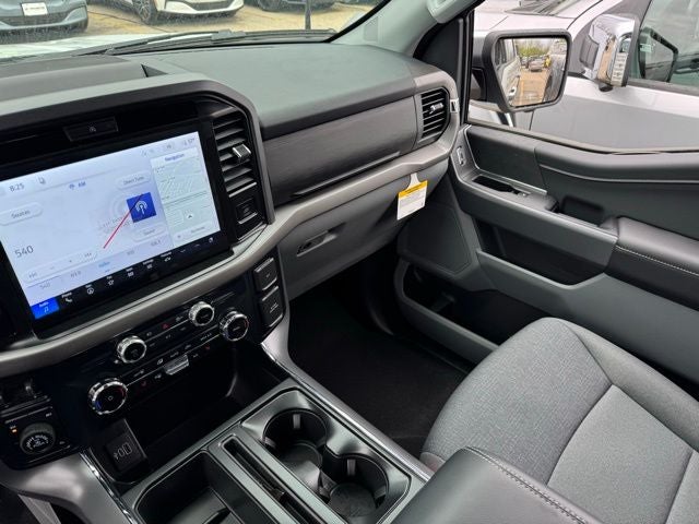 2026 Ford F-150 XLT w/Tailgate Step + Tailgate Step