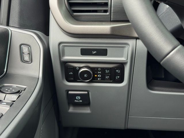 2026 Ford F-150 XLT w/Tailgate Step + Tailgate Step