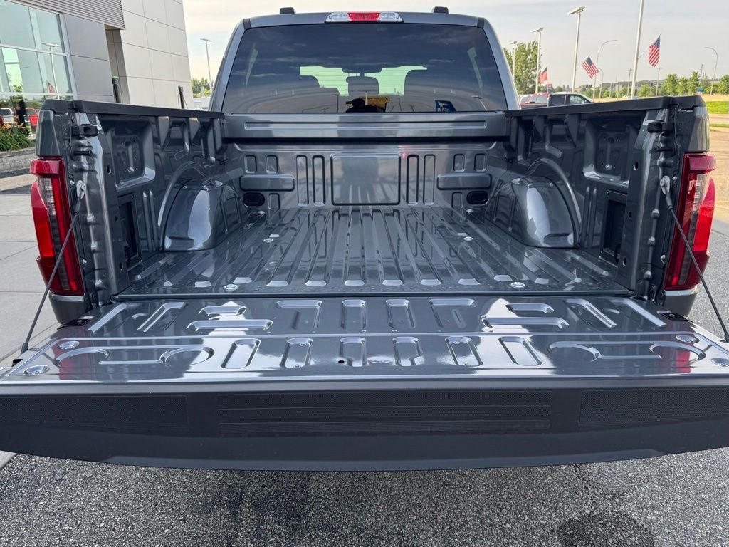 2026 Ford F-150 XLT w/Black Appearance Pkg