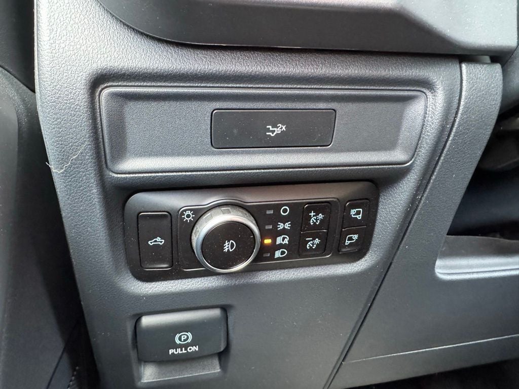 2026 Ford F-150 XLT 6.5" Bed w/Tailgate Step