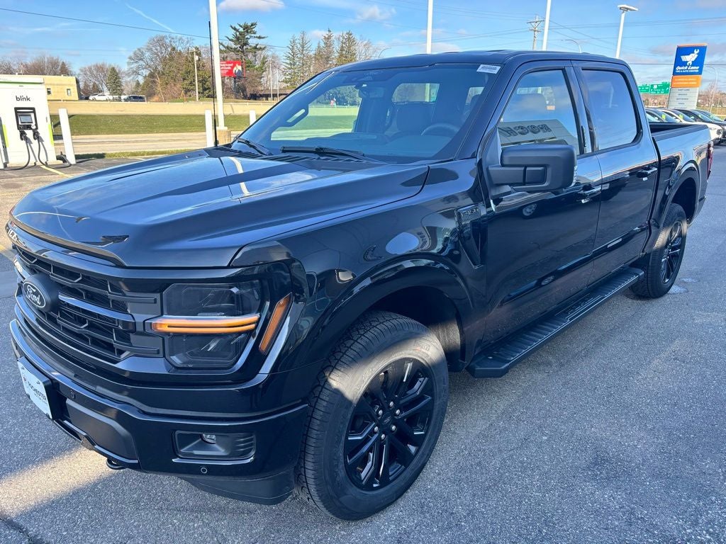 2026 Ford F-150 XLT w/FX4 Pkg + 20" Wheels