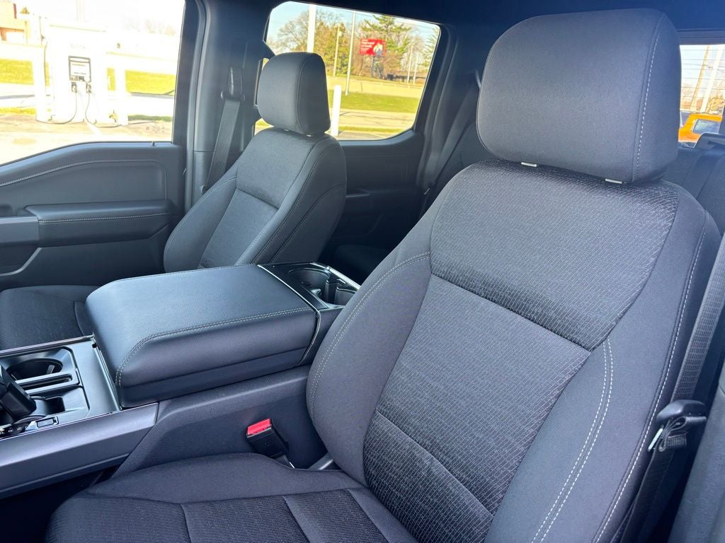 2026 Ford F-150 XLT w/FX4 Pkg + 20" Wheels