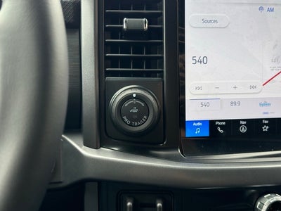 2025 Ford F-150 XLT w/Max Tow Rear Axle + Tailgate Step