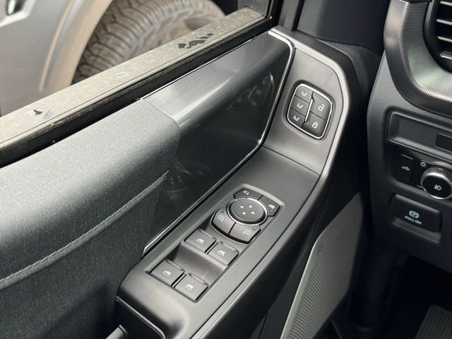 2026 Ford F-150 Lariat w/FX4 Pkg + Twin Panel Roof