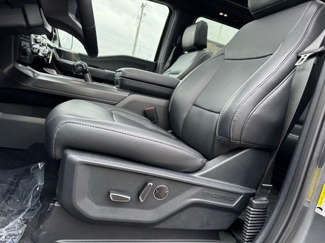 2026 Ford F-150 Lariat w/FX4 Pkg + Twin Panel Roof