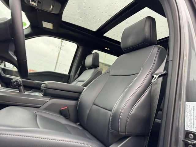 2026 Ford F-150 Lariat w/FX4 Pkg + Twin Panel Roof