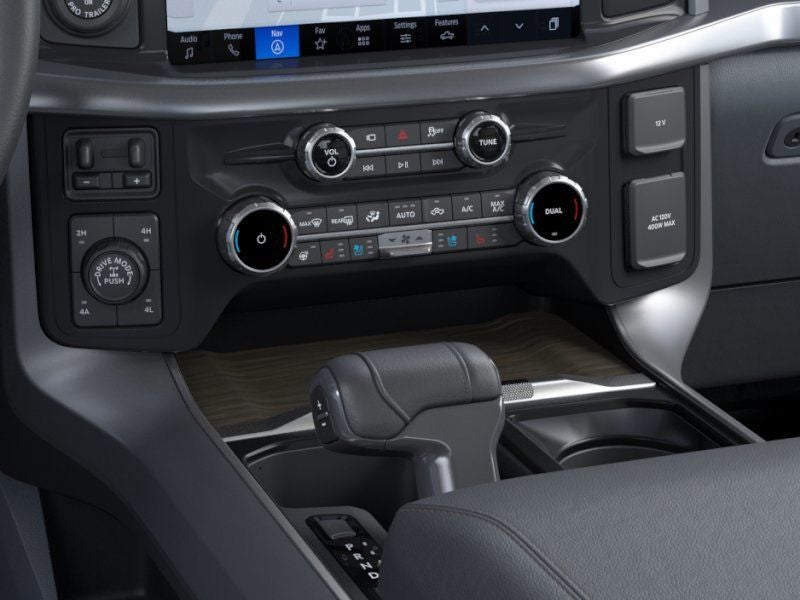 2026 Ford F-150 Lariat w/Twin Panel Roof + FX4 Pkg