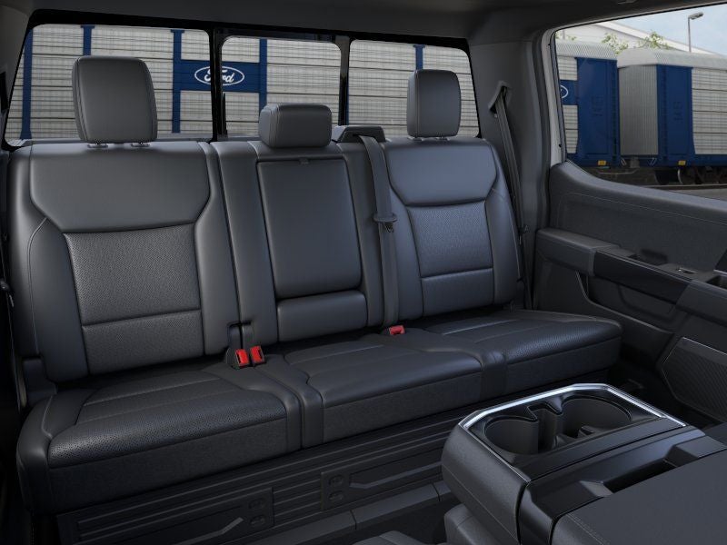 2026 Ford F-150 Lariat w/Twin Panel Roof + FX4 Pkg