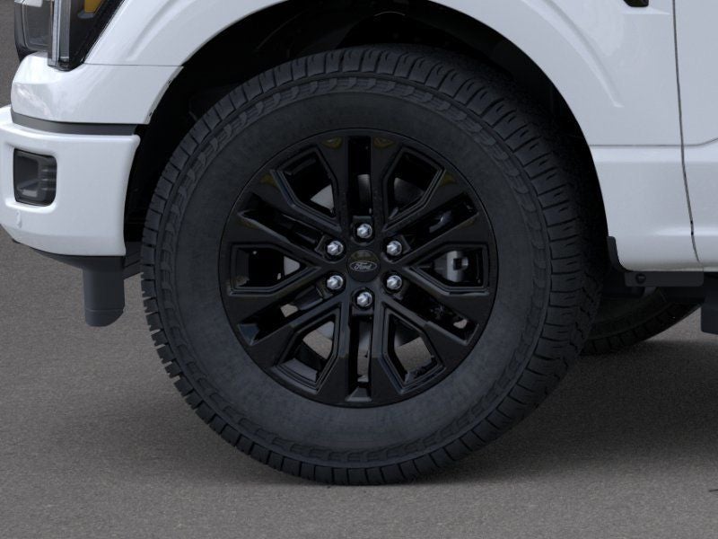 2026 Ford F-150 Lariat w/Twin Panel Roof + FX4 Pkg