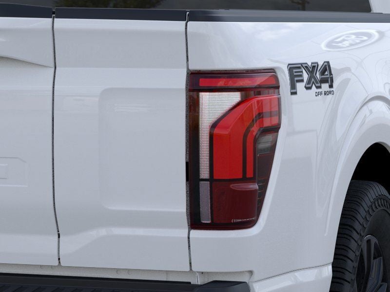 2026 Ford F-150 Lariat w/Twin Panel Roof + FX4 Pkg