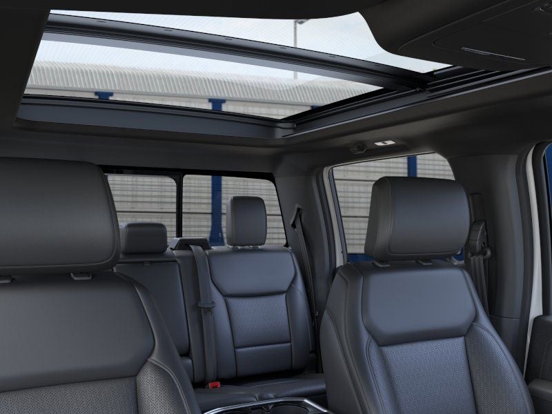 2026 Ford F-150 Lariat w/Twin Panel Roof + FX4 Pkg