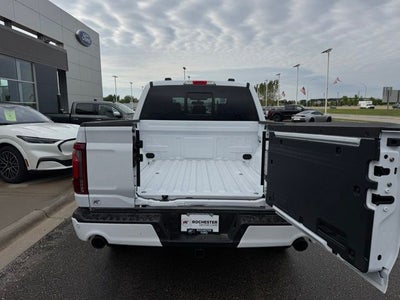 2026 Ford F-150 Lariat w/Twin Panel Roof + FX4 Pkg