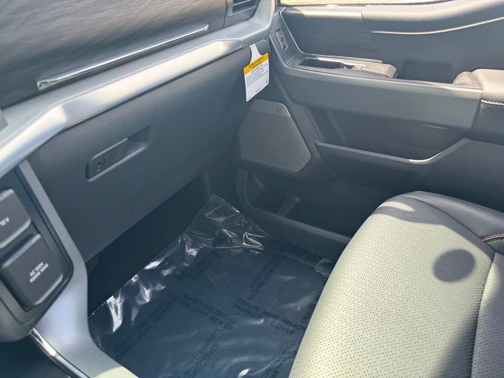 2026 Ford F-150 Lariat w/Twin Panel Roof