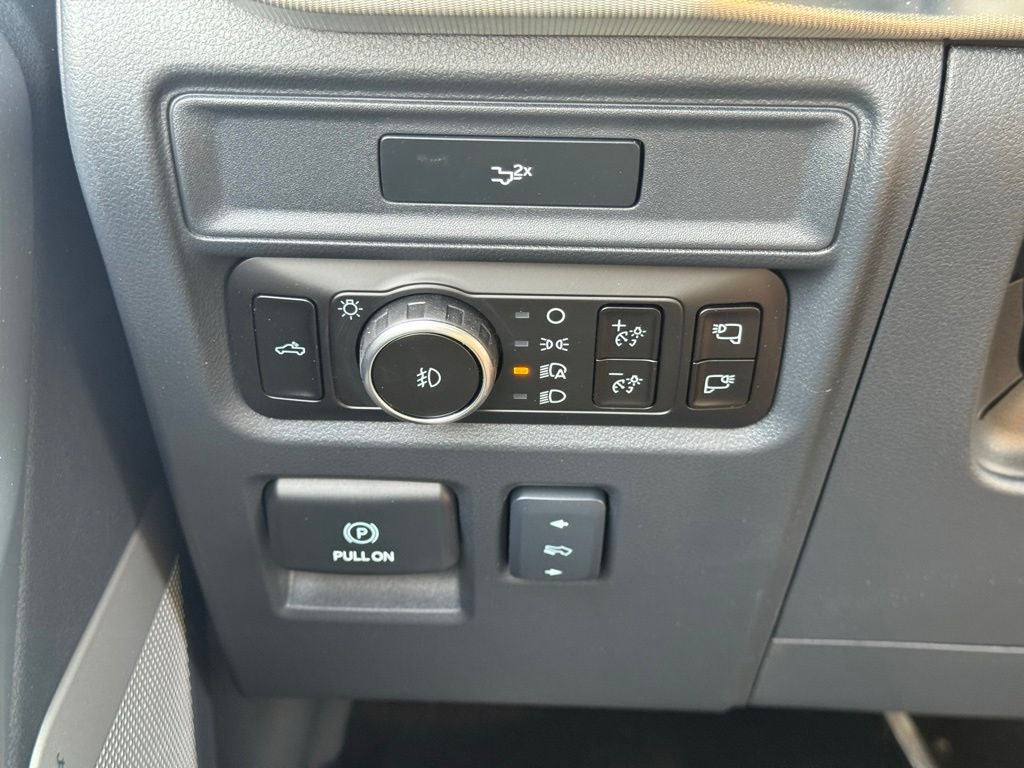 2026 Ford F-150 Lariat w/Twin Panel Roof