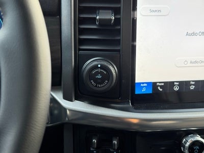 2026 Ford F-150 Lariat w/Twin Panel Roof + Tow Haul Pkg