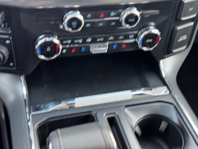 2026 Ford F-150 Lariat w/Twin Panel Roof + Tow Haul Pkg