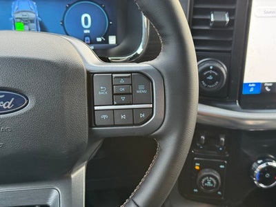 2026 Ford F-150 Lariat w/Twin Panel Roof + Tow Haul Pkg