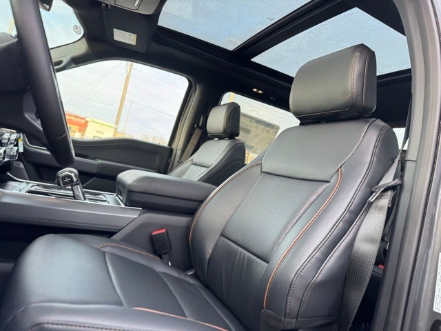 2026 Ford F-150 Lariat w/Twin Panel Roof + Tow Haul Pkg