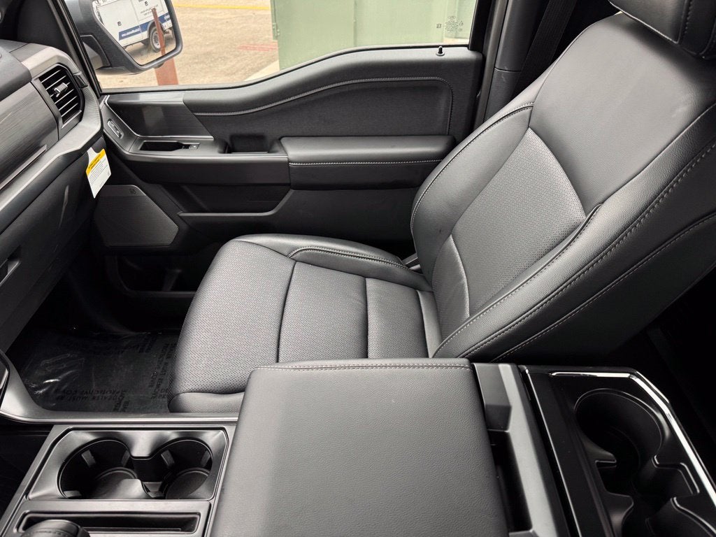 2026 Ford F-150 Lariat w/Twin Panel Moonroof + Pro Access Tailgate