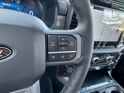 2026 Ford F-150 Lariat w/Twin Panel Roof + FX4 Pkg