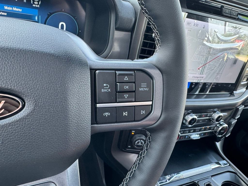2026 Ford F-150 Lariat w/Twin Panel Roof + FX4 Pkg