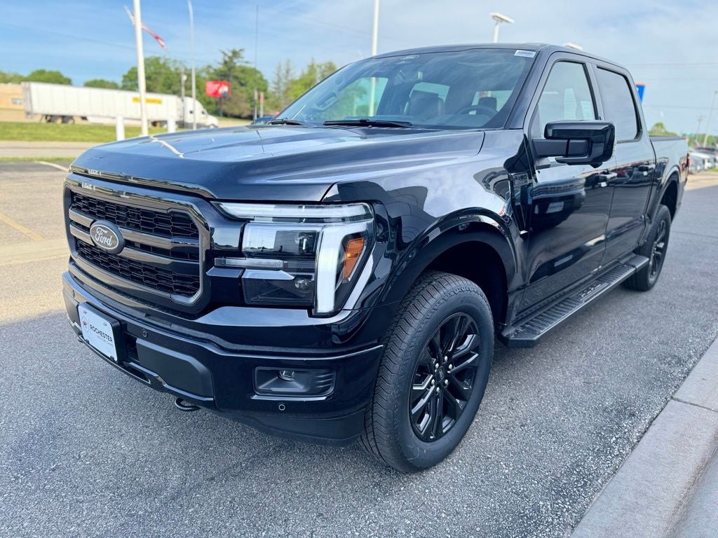 2026 Ford F-150 Lariat w/Twin Panel Roof + FX4 Pkg