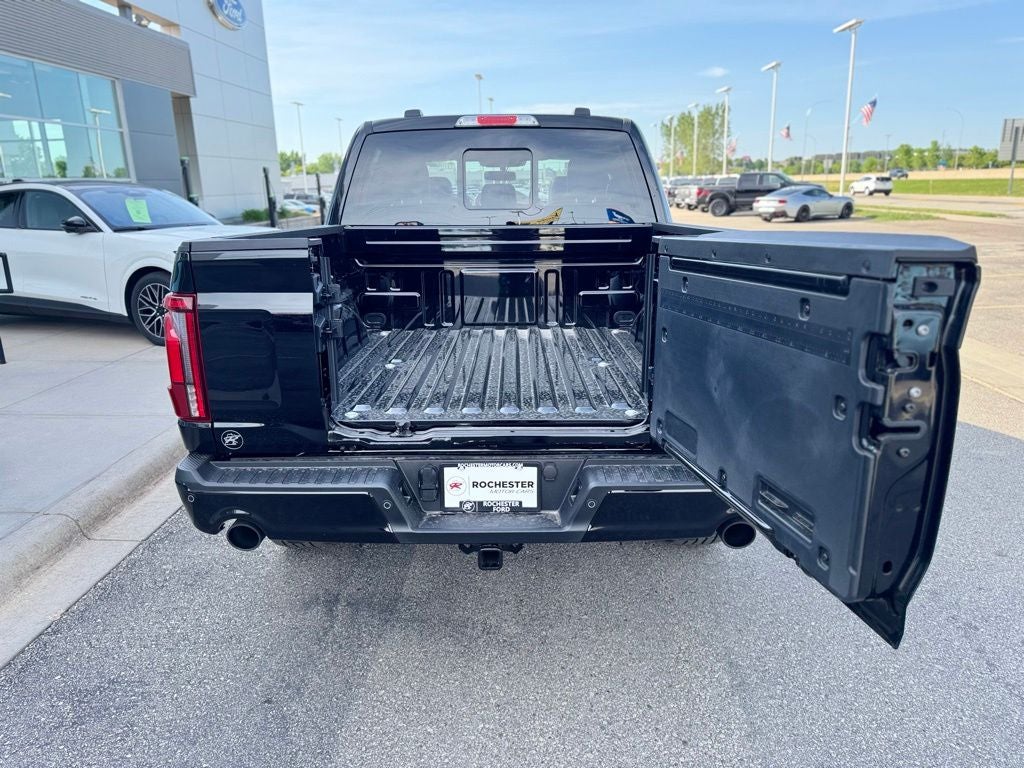 2026 Ford F-150 Lariat w/Twin Panel Roof + FX4 Pkg
