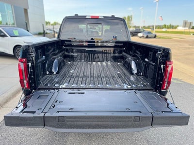 2026 Ford F-150 Lariat w/Twin Panel Roof + FX4 Pkg