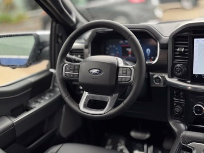 2026 Ford F-150 Lariat w/Twin Panel Roof + FX4 Pkg