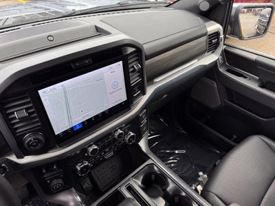 2026 Ford F-150 Lariat w/Twin Panel Roof + FX4 Pkg