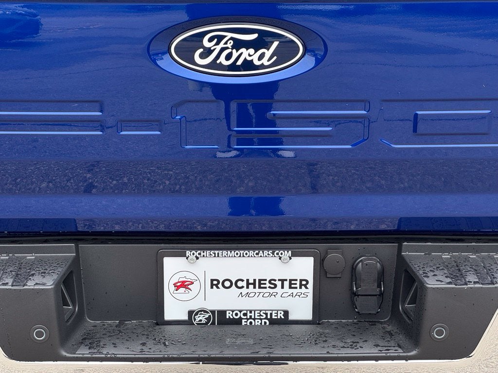 2026 Ford F-150 Lariat w/Twin Panel Roof + FX4 Pkg
