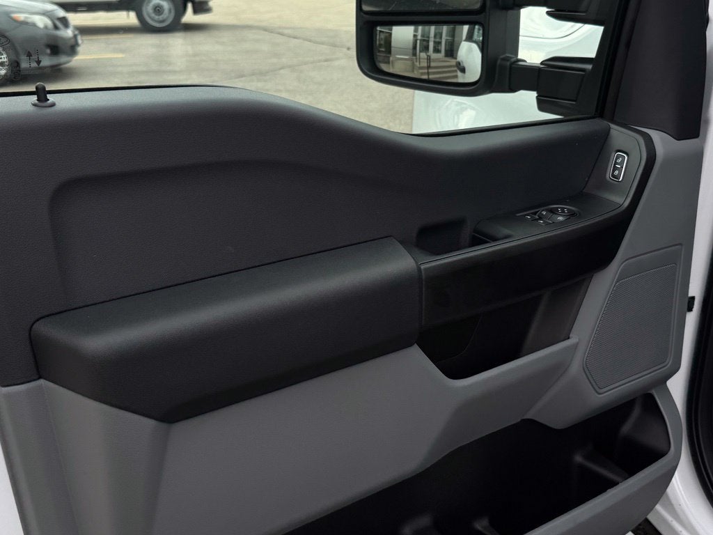 2027 Ford F-350SD XL
