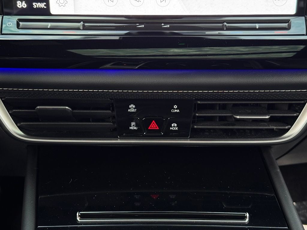 2024 Volkswagen Atlas Cross Sport 2.0T SEL Premium R-Line