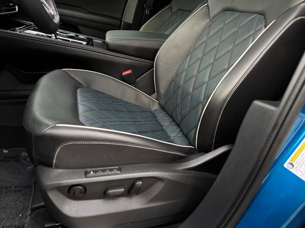 2024 Volkswagen Atlas Cross Sport 2.0T SEL Premium R-Line