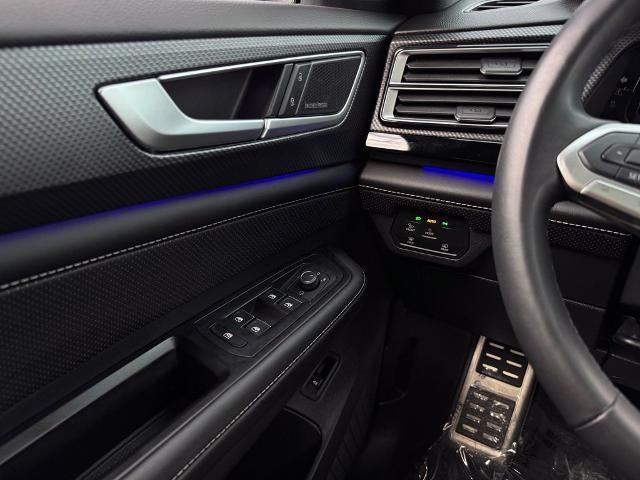 2024 Volkswagen Atlas Cross Sport 2.0T SEL Premium R-Line