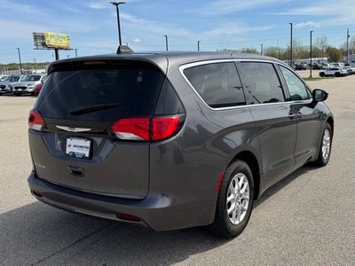 2023 Chrysler Voyager LX