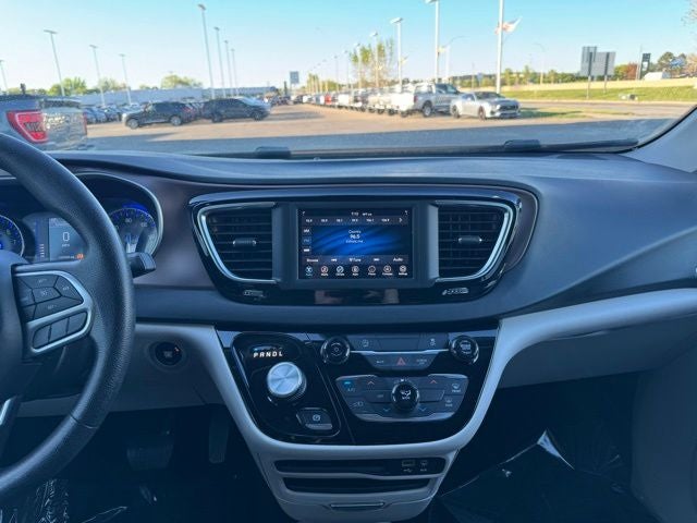 2020 Chrysler Voyager LXI