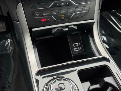 2019 Ford Edge SEL w/ Heated Steering Wheel + Power Liftgate