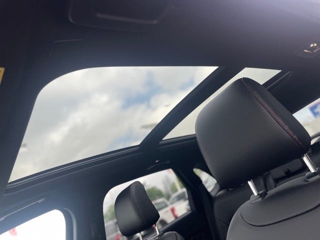 2024 Ford Edge ST Line w/Heated Steering Wheel + Panoramic VIsta Roof