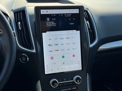 2023 Ford Edge SEL w/ Panoramic Moonroof + Heated Steering Wheel