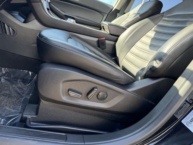 2024 Ford Edge SEL w/ Heated Steering Wheel + Trailer Tow Package