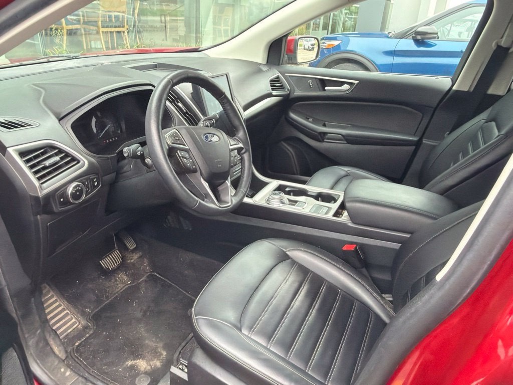 2024 Ford Edge SEL w/Panoramic Roof + Heated Steering Wheel