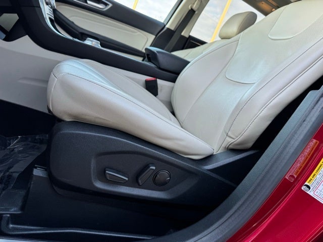 2021 Ford Edge Titanium w/ Panoramic Moonroof + Trailer Tow Package