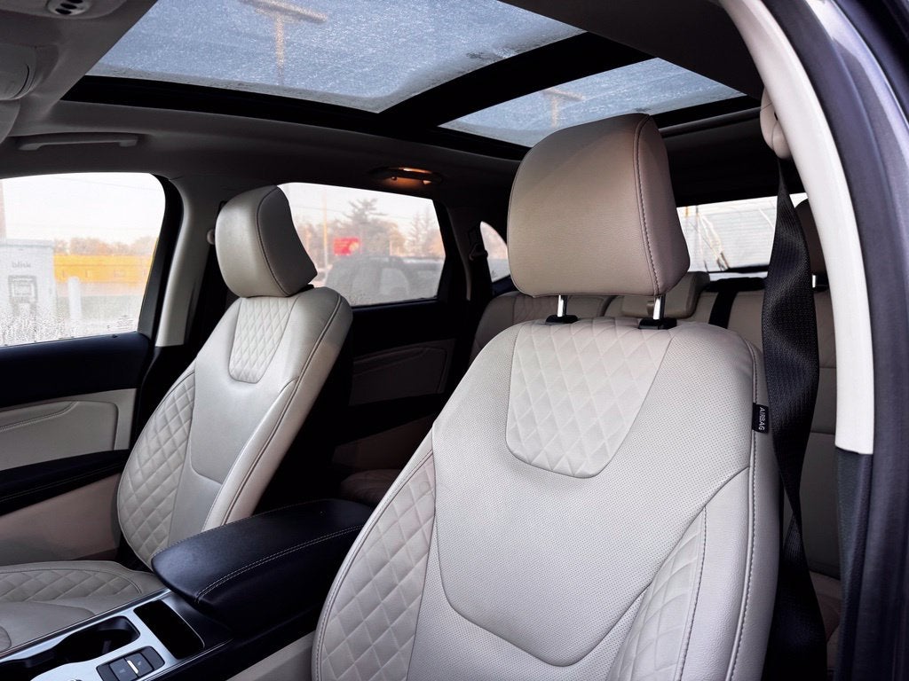 2024 Ford Edge Titanium w/Panoramic Roof
